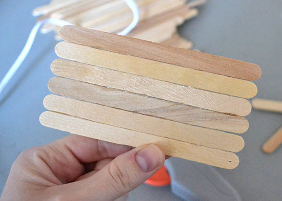 Popsicle_Stick_Picnic_Table5
