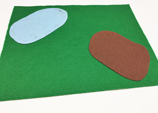 Simple_No_Sew_Felt_Playmat3