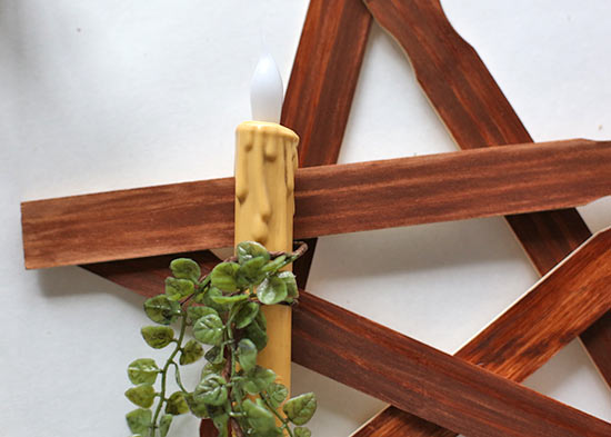 Paint_Stir_Stick_Christmas_Wreath5