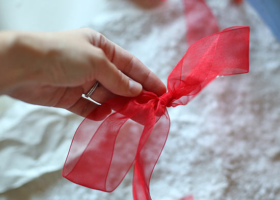 Winter_Snowball_Wreath_Tutorial6