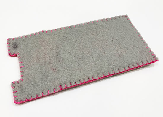 DIY_Felt_Phone_Case_Tutorial8