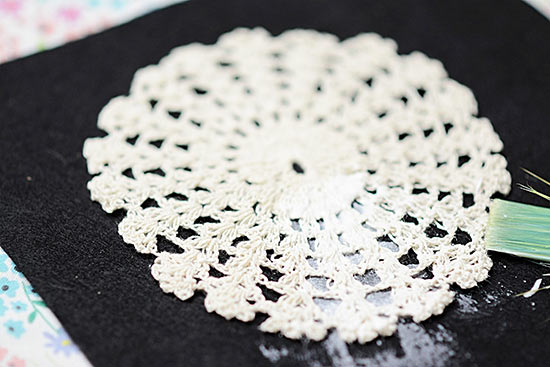 DIY_Rustic_Doily_Pennant1