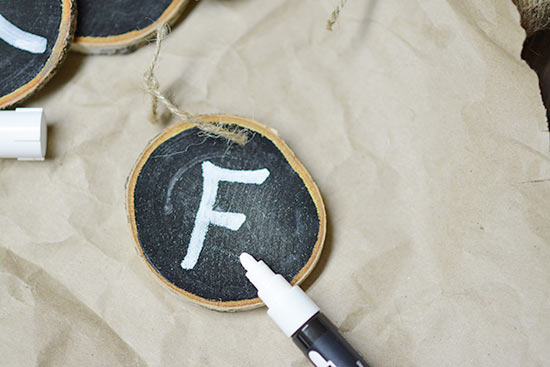 Wood_Slice_Chalkboard_Banner4