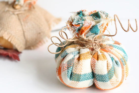DIY_Stuffed_Fabric_Pumpkins