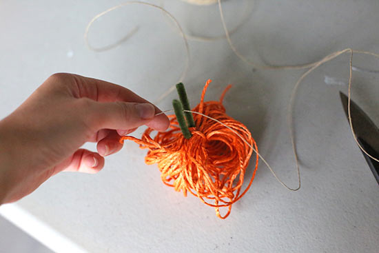 DIY_Twine_Pumpkin_Garland_Tutorial6