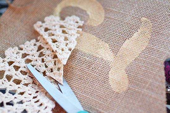 Rustic_Burlap_Doily_Banner_Tutorial3