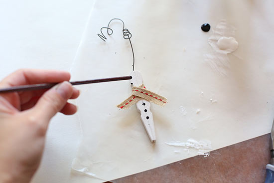 Snowman_Clothespin_Ornament_Tutorial9