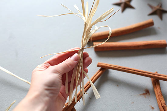 Cinnamon_Stick_Stable_Ornament4