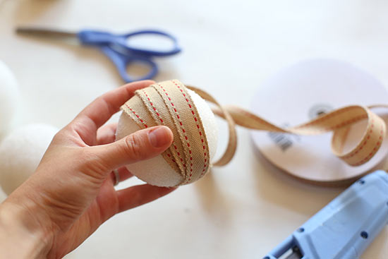 Ribbon_Christmas_Ornaments4