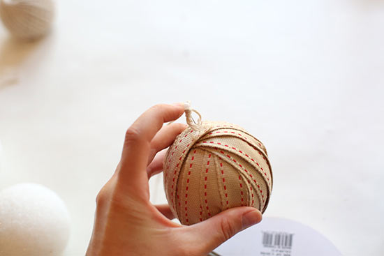Ribbon_Christmas_Ornaments7