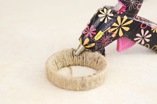 DIY_Rustic_Mason_Jar_Ring_Wreath1
