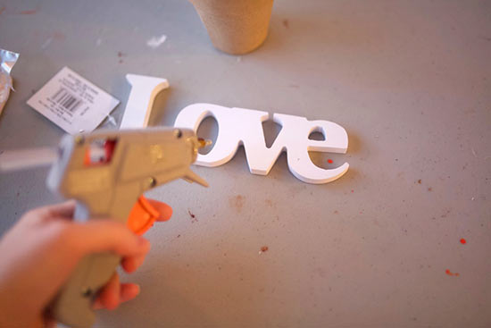 DIY_Mossy_Love_Sign_Tutorial3