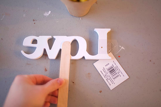 DIY_Mossy_Love_Sign_Tutorial5