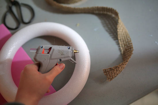 Easy_Valentines_Wreath_Tutorial2