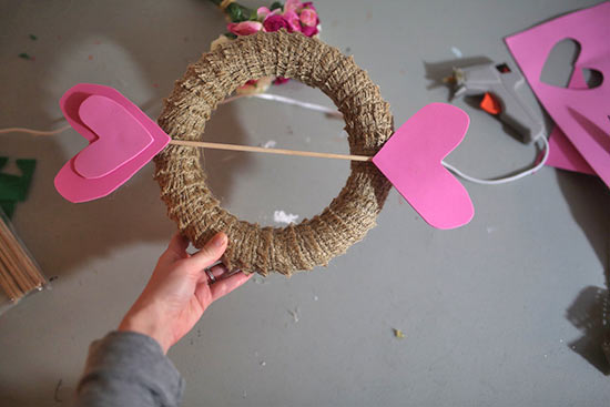 Easy_Valentines_Wreath_Tutorial7