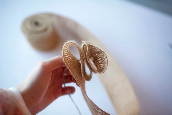 Gathered_Burlap_Garland_Tutorial4