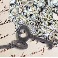 Charms & Pendants